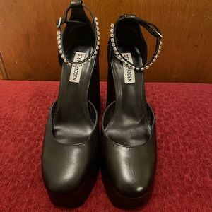 Steve Madden Bangle Black Leather Platforms